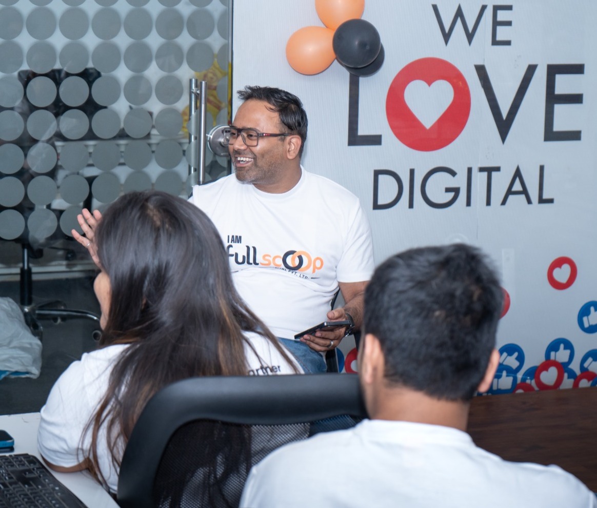 Manish Vaswani — Fullscoop early years